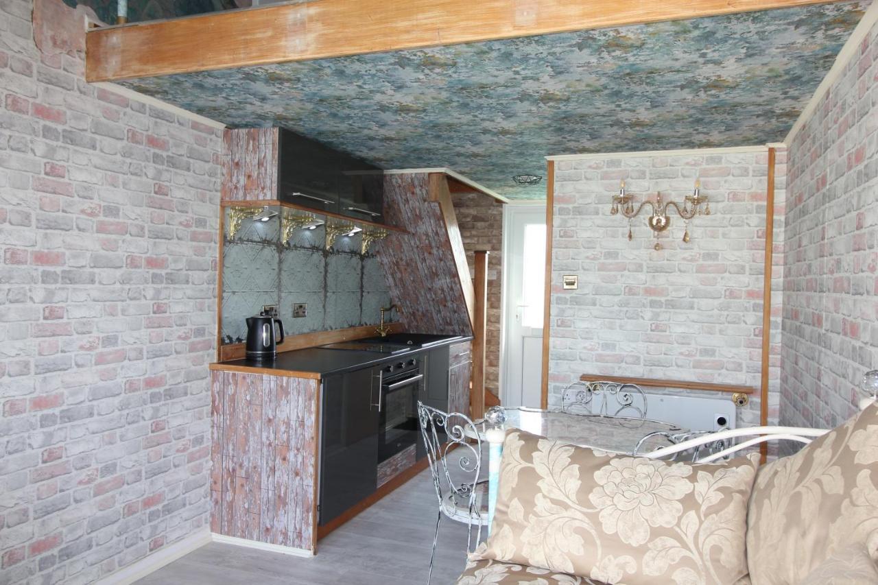 Unique, Loft-Style Apartment With Fantastic Brighton Marina Views Eksteriør bilde