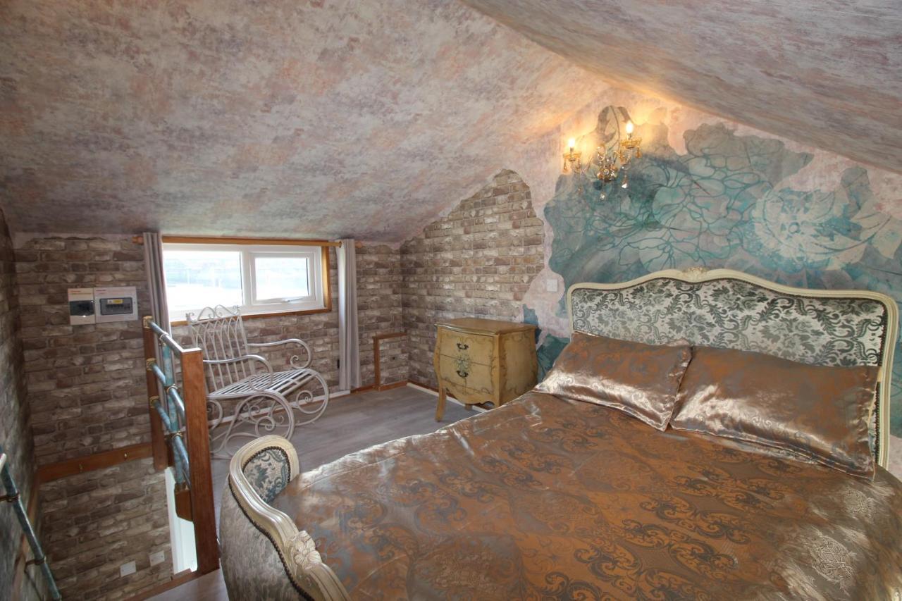 Unique, Loft-Style Apartment With Fantastic Brighton Marina Views Eksteriør bilde